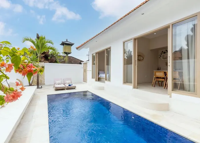Coconut - Walking Distance To & Bars! Villa
